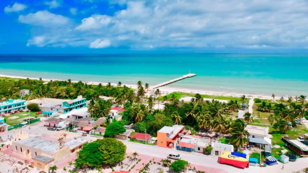 Drone photo of El Cuyo dock
