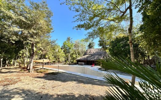 10 Cabin Jungle Retreat