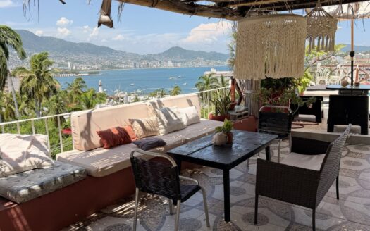 Casa Breizh 8-Bedroom Multi-Unit Oceanview Property